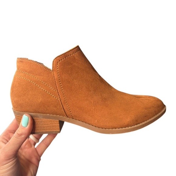 Time and Tru Suede Ankle Booties Tan 8.5 | Fall Western Block Heel Boot - Picture 1 of 9